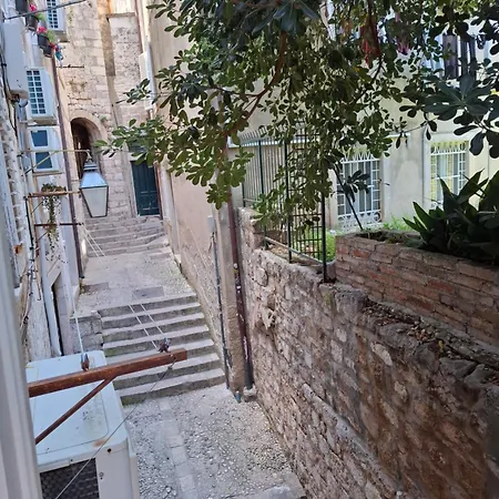Ella Apartamento *