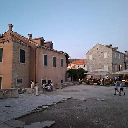 Ella Dubrovnik