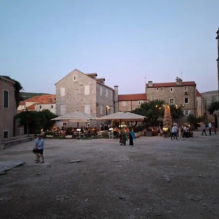 Ella Διαμέρισμα *